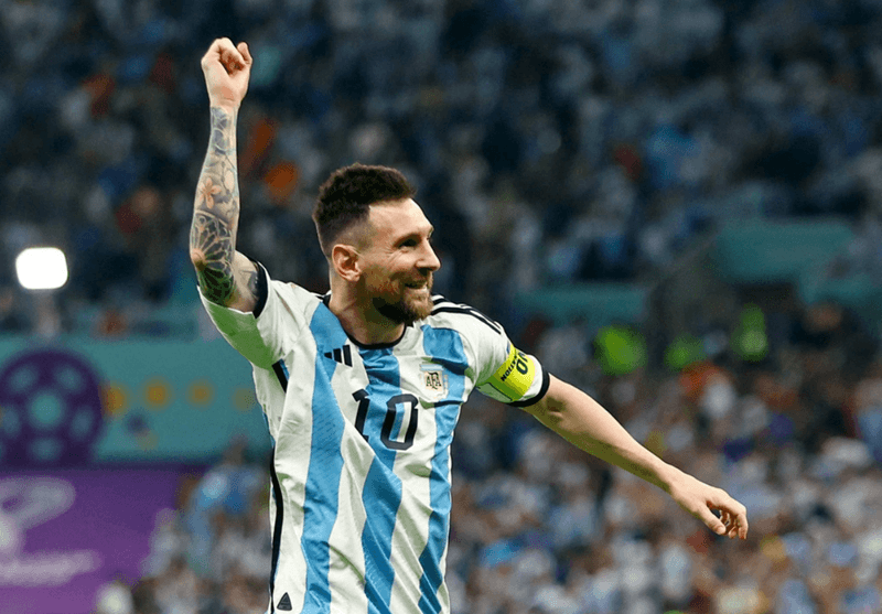 Lionel Messi vượt qua nghịch cảnh thiếu hụt hormone tăng trưởng để viết nên chương đầu kỳ vĩ tại lò La Masia.