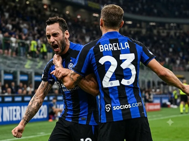 Barella, Calhanoglu và các tiền vệ Inter Milan giữ vai trò kiểm soát nhịp độ, pressing và tổ chức lối chơi ở khu vực trung tuyến.
