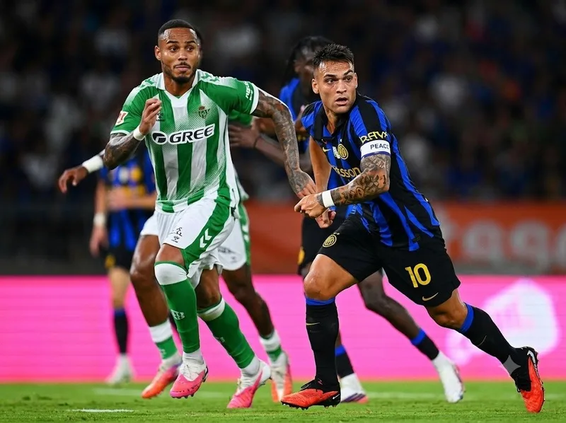 Nhà vô địch Italy Inter Milan hướng đến mục tiêu bảo vệ Scudetto trong mùa giải mới với sự kết hợp giữa kinh nghiệm và sức trẻ.