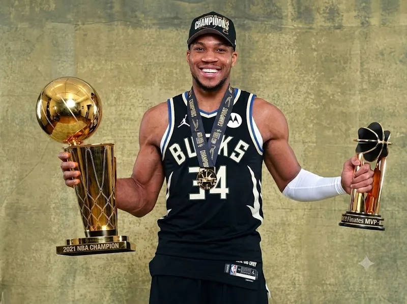 Hai lần giành NBA MVP giúp Giannis khẳng định vị thế của một trong những cầu thủ xuất sắc nhất thế hệ.